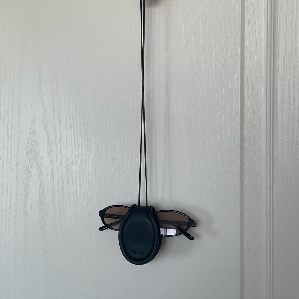 Tenuve Glasses Holder Necklace - Picture 8 of 8